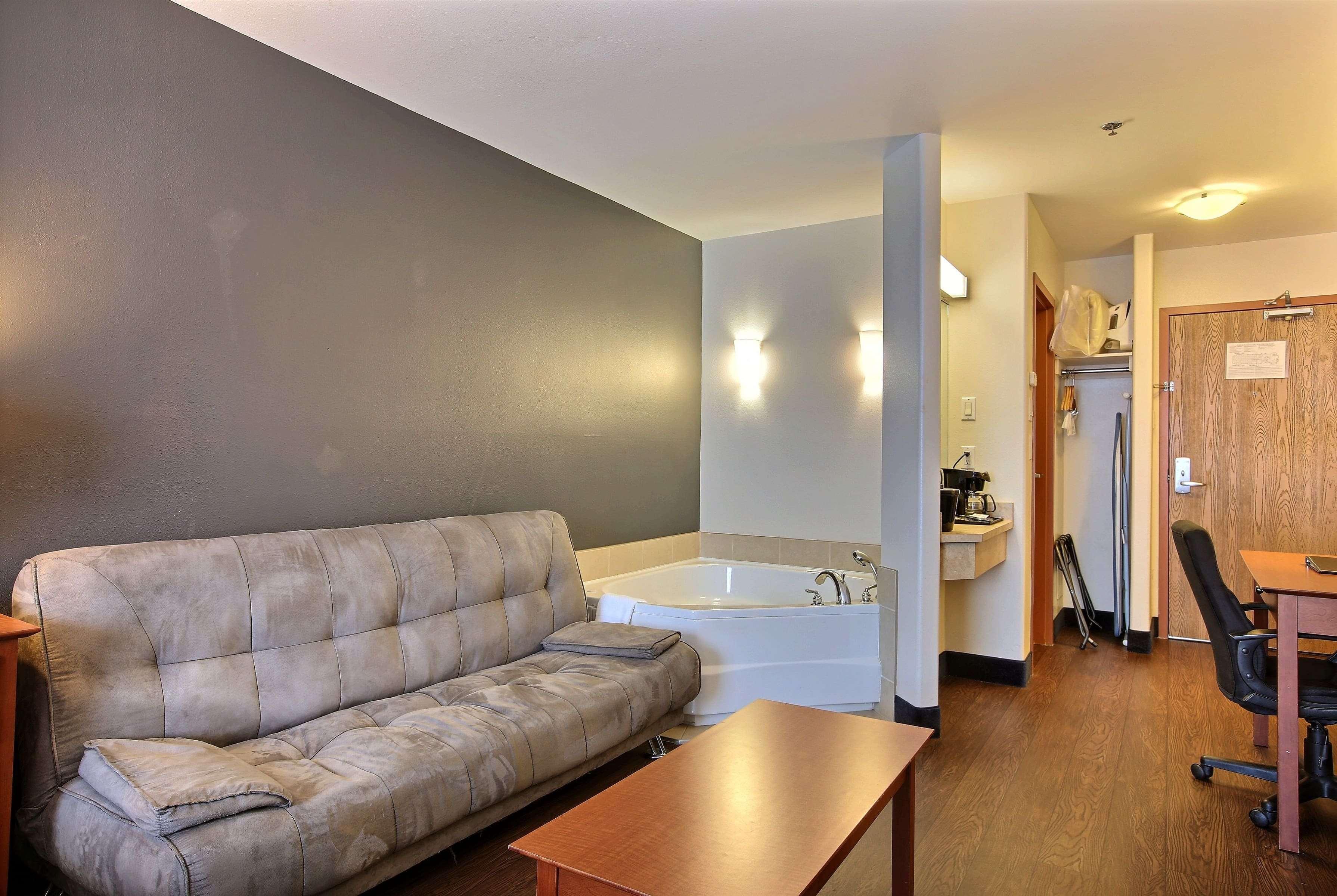 Super 8 By Wyndham Trois-Rivieres Hotel Eksteriør billede