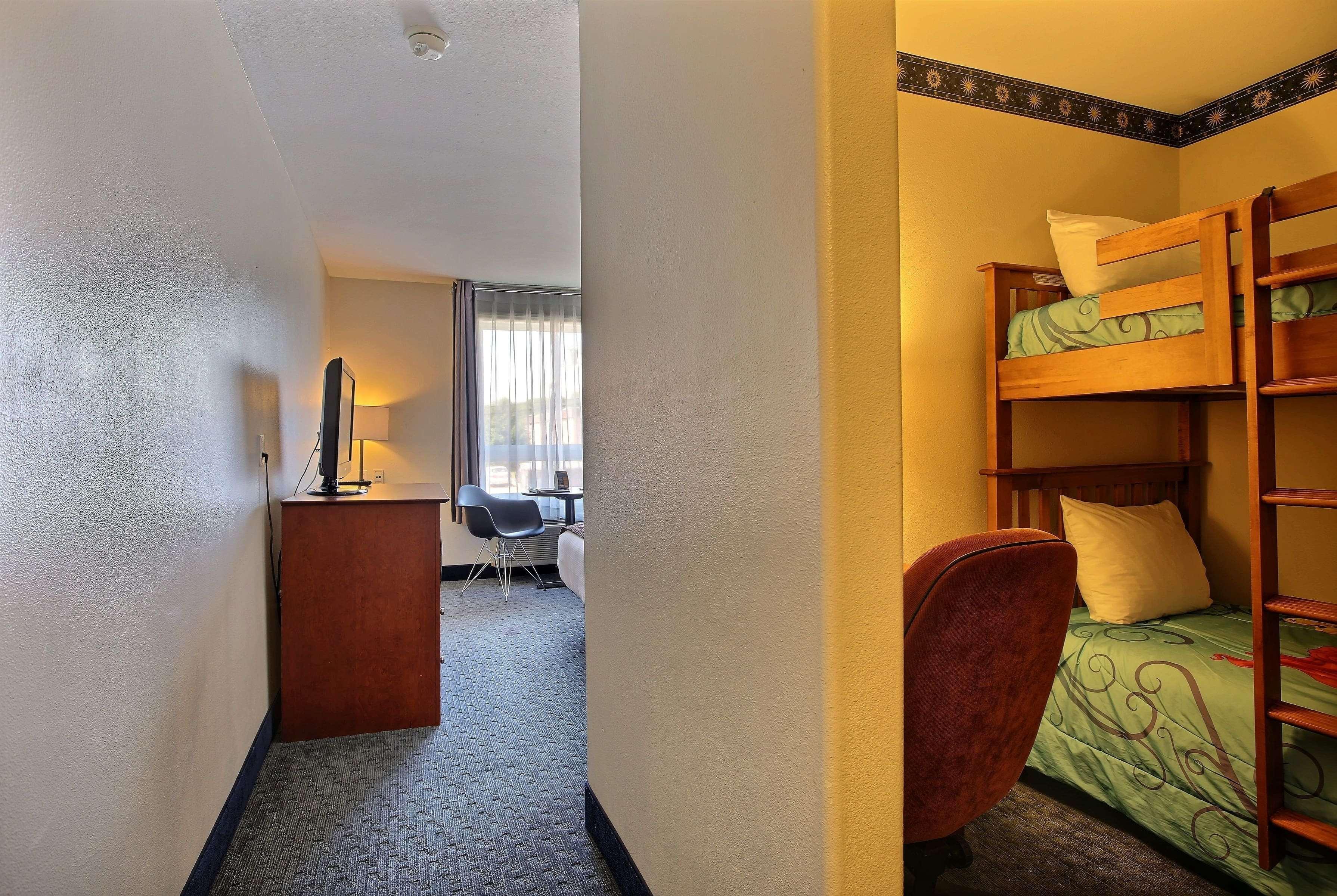 Super 8 By Wyndham Trois-Rivieres Hotel Eksteriør billede