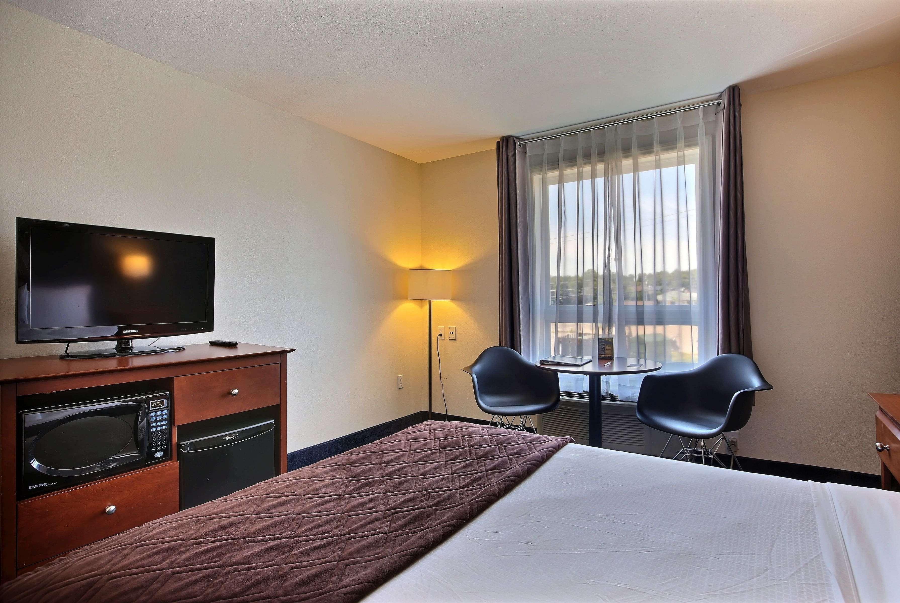 Super 8 By Wyndham Trois-Rivieres Hotel Eksteriør billede