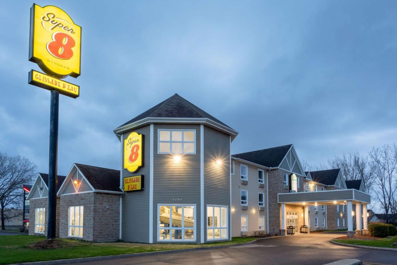 Super 8 By Wyndham Trois-Rivieres Hotel Eksteriør billede