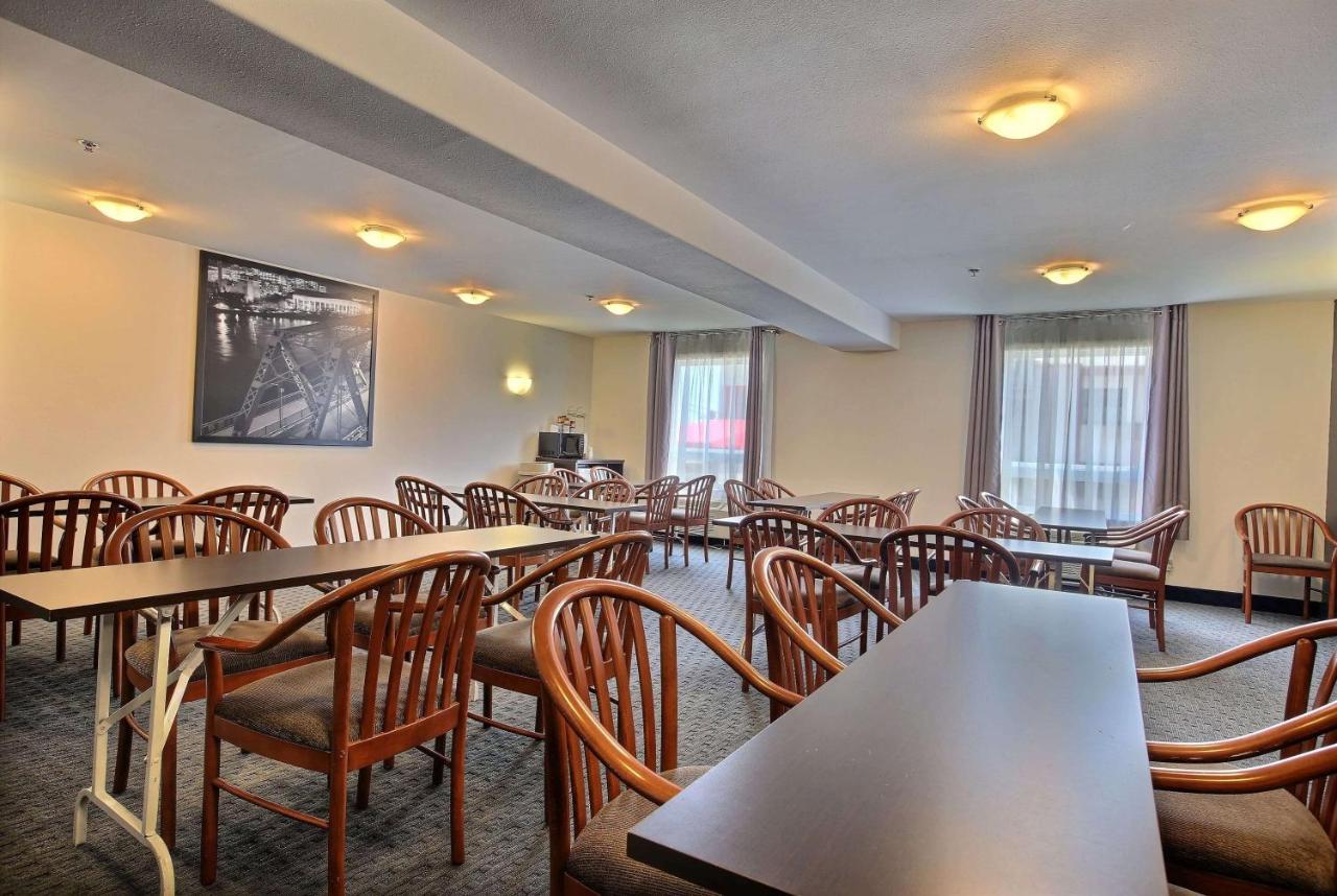 Super 8 By Wyndham Trois-Rivieres Hotel Eksteriør billede