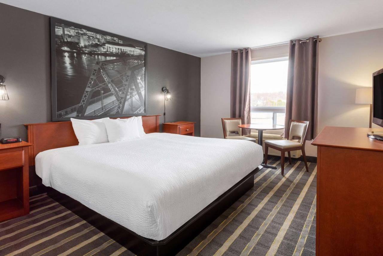 Super 8 By Wyndham Trois-Rivieres Hotel Eksteriør billede
