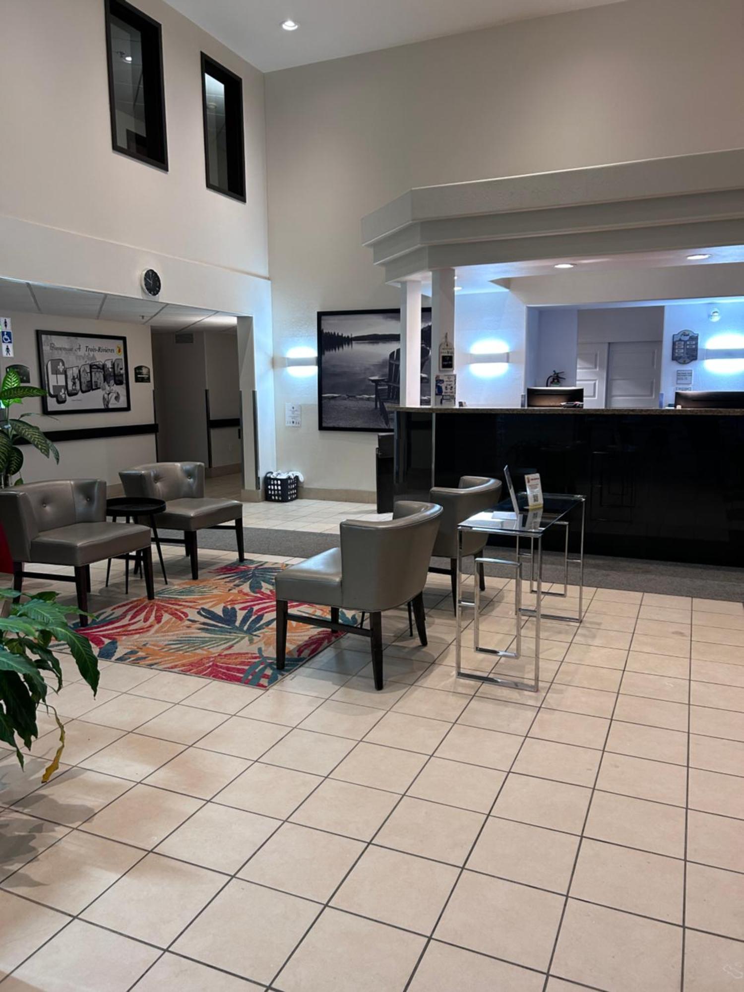 Super 8 By Wyndham Trois-Rivieres Hotel Eksteriør billede